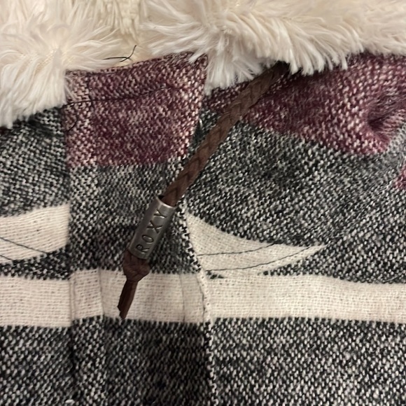 Roxy Hooded Winter Jacket - Picture 8 of 10